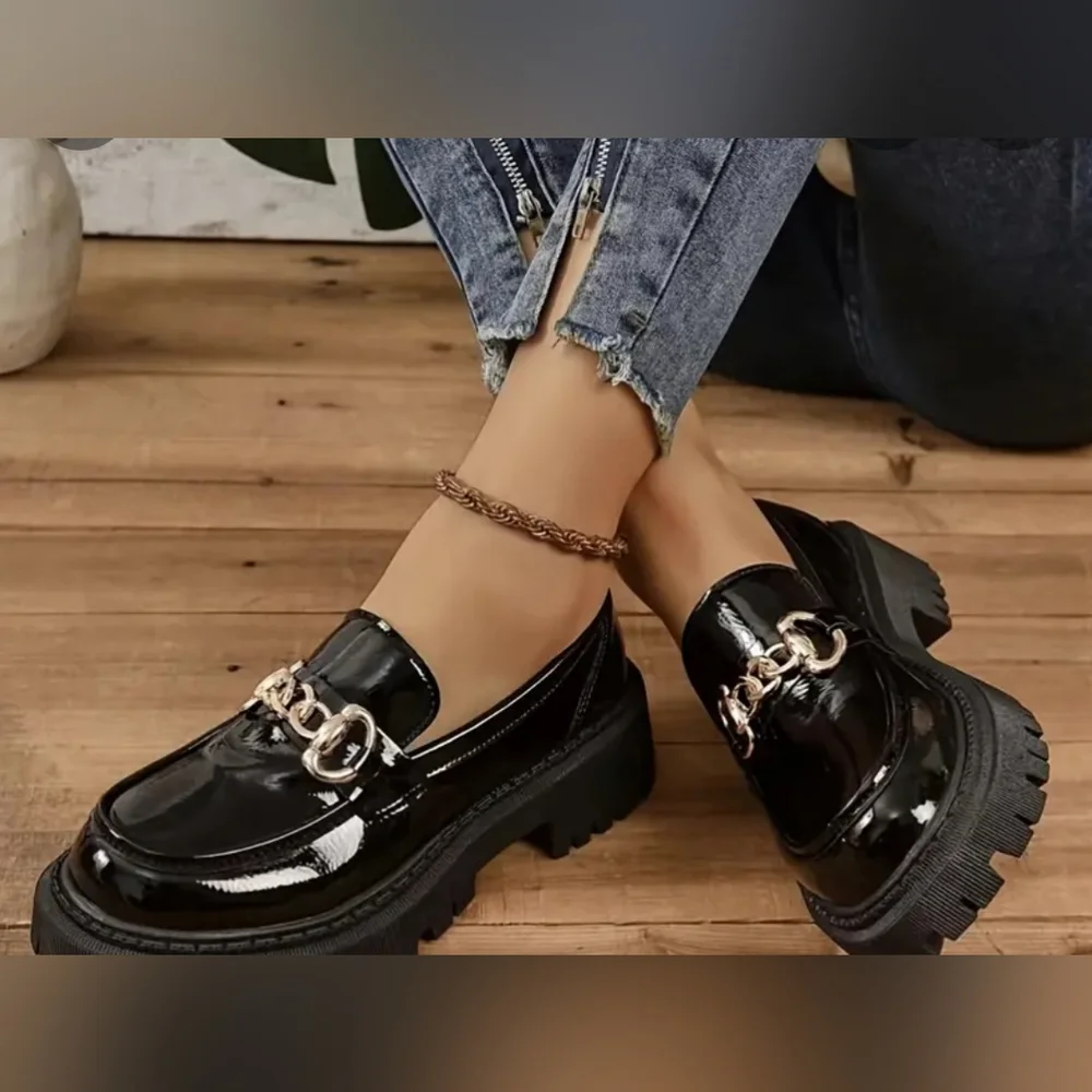 Chunky Heeled Shoes. - Picture 2 of 3